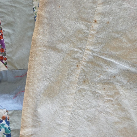 Vintage Patchwork Star Pattern Quilt with Red and Blue Accents 74x89 - Picture 12 of 17